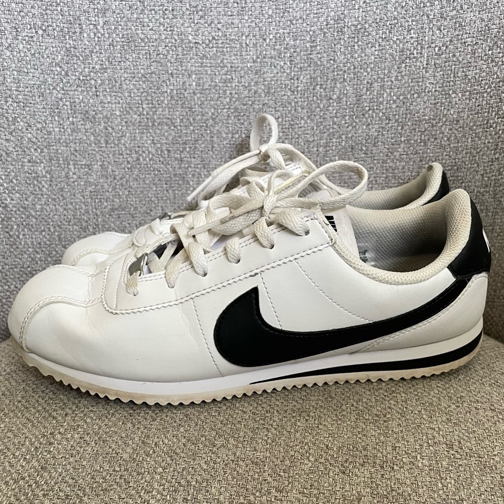 Nike Cortez Basic Leather, White /Black size 7